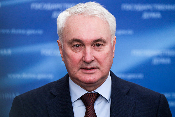 Андрей Картаполов рассказал о необходимости совершенствования военного законодательства в период осенней сессии